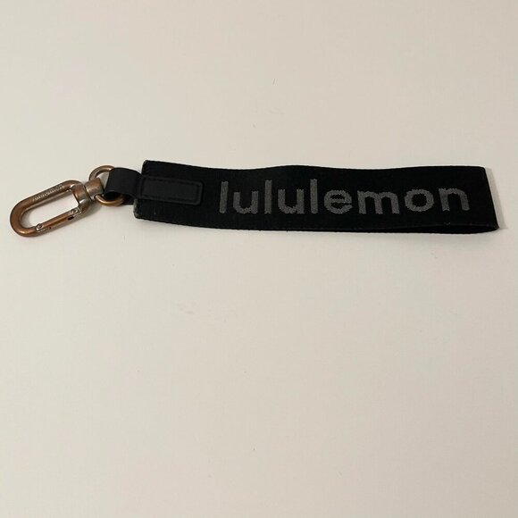 Lot of 2 Lululemon Keychains Needs Cleaning - Picture 13 of 16